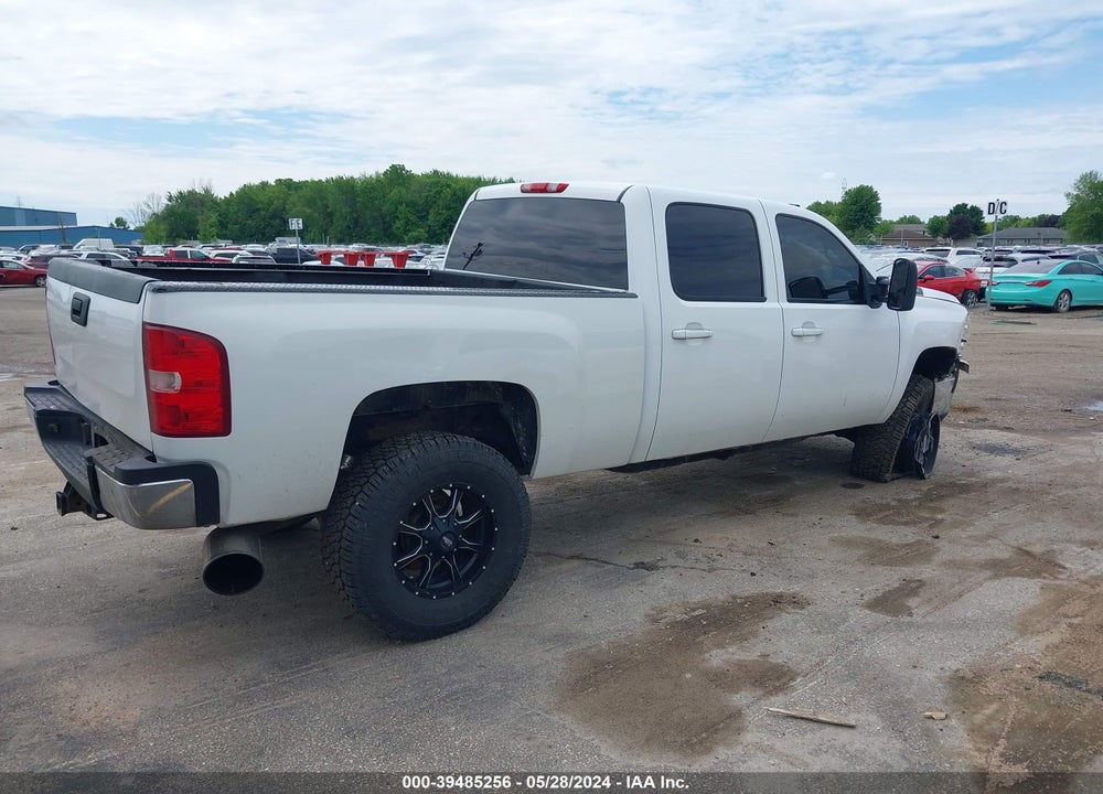 2011 CHEVROLET SILVERADO 2500HD LTZ VIN: 1GC1KYC89BF203869