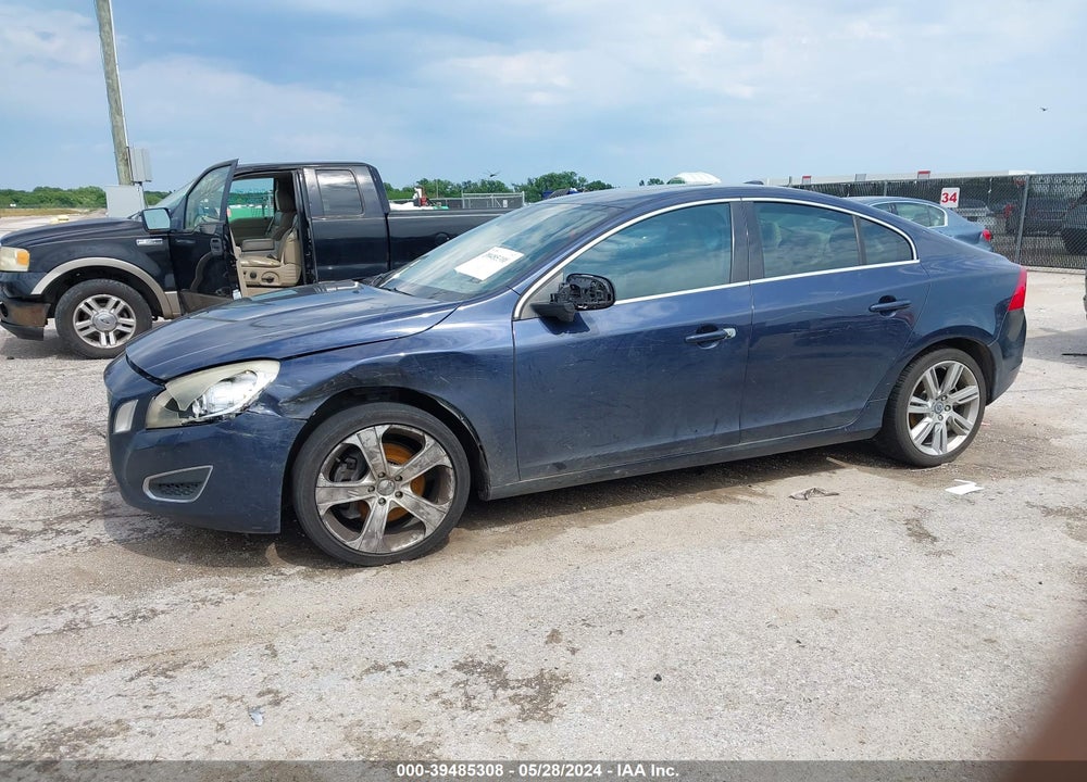 2011 VOLVO S60 T6 VIN: YV1902FHXB2018801