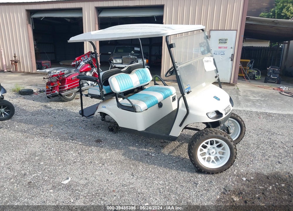 2017 E Z GOLF CART VIN: 3223216