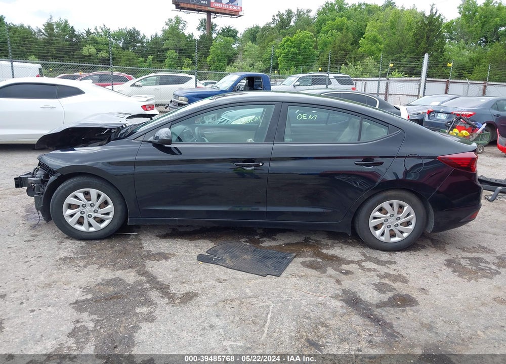 2019 HYUNDAI ELANTRA SE VIN: 5NPD74LF8KH490780