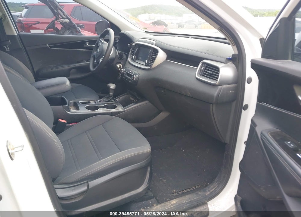 2019 KIA SORENTO 3.3L LX VIN: 5XYPGDA56KG432908