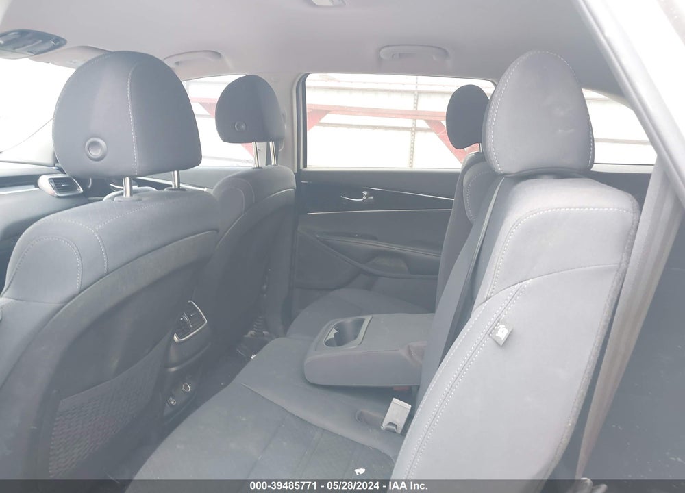 2019 KIA SORENTO 3.3L LX VIN: 5XYPGDA56KG432908