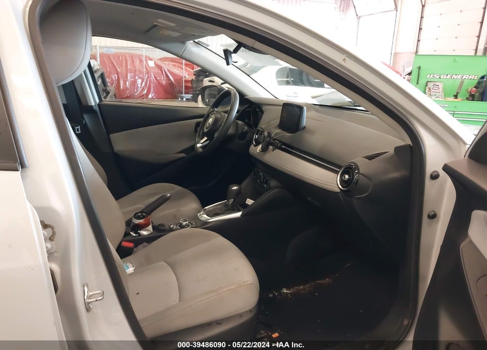 2019 TOYOTA YARIS LE VIN: 3MYDLBYV4KY514352