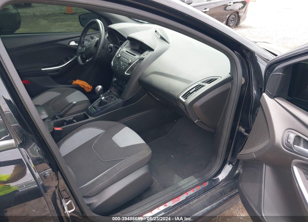 2017 FORD FOCUS ST VIN: 1FADP3L98HL239109