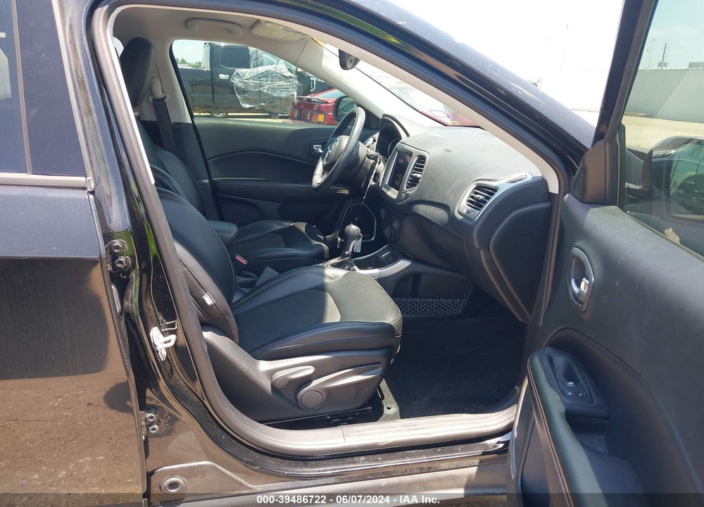 2018 JEEP COMPASS LATITUDE FWD VIN: 3C4NJCBB9JT248304