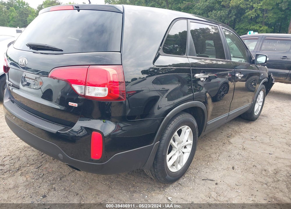 2014 KIA SORENTO LX VIN: 5XYKT3A68EG471738