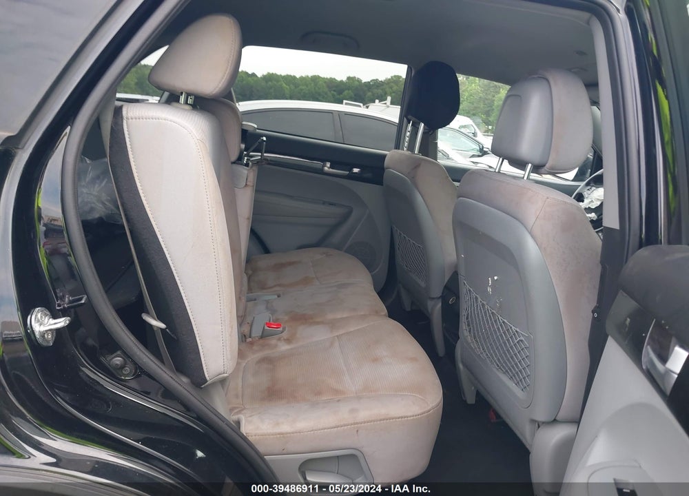 2014 KIA SORENTO LX VIN: 5XYKT3A68EG471738