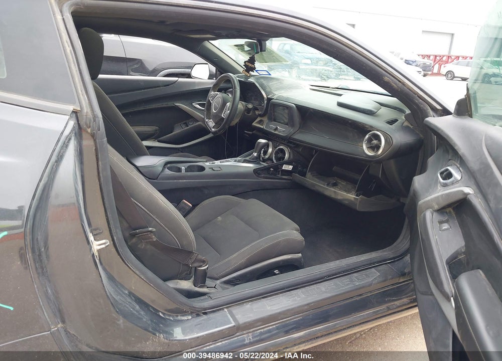 2018 CHEVROLET CAMARO 1LT VIN: 1G1FB1RSXJ0137732