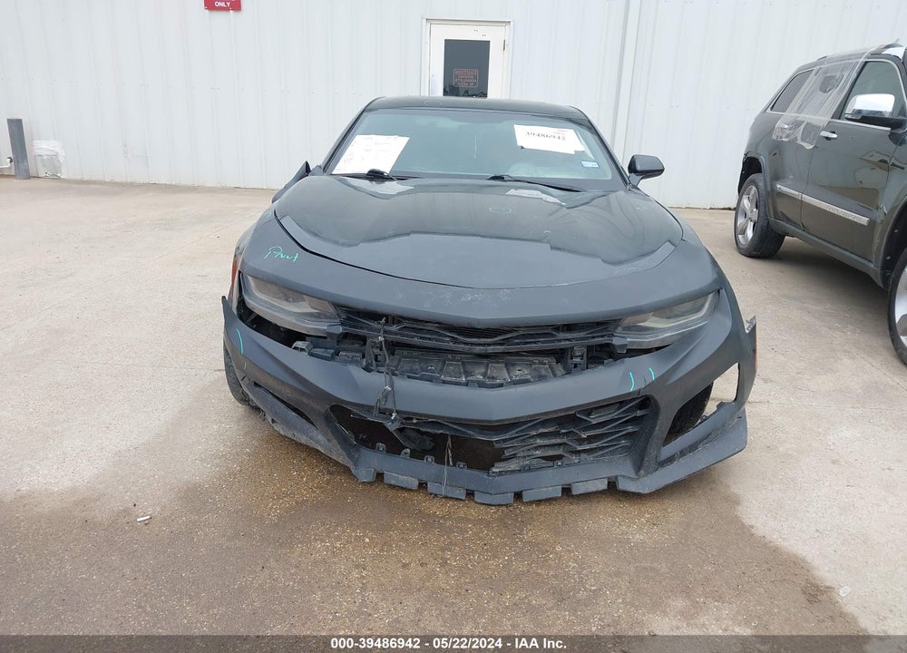 2018 CHEVROLET CAMARO 1LT VIN: 1G1FB1RSXJ0137732