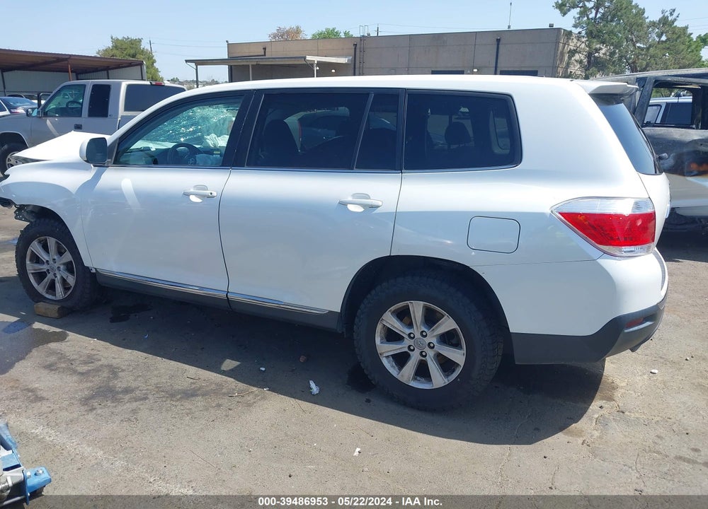 2011 TOYOTA HIGHLANDER VIN: 5TDZA3EH6BS013243