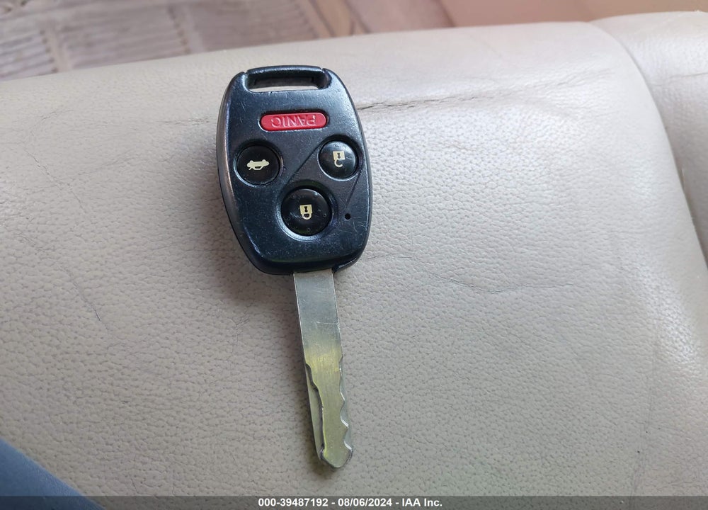 2011 HONDA ACCORD 2.4 SE VIN: 1HGCP2F67BA143624