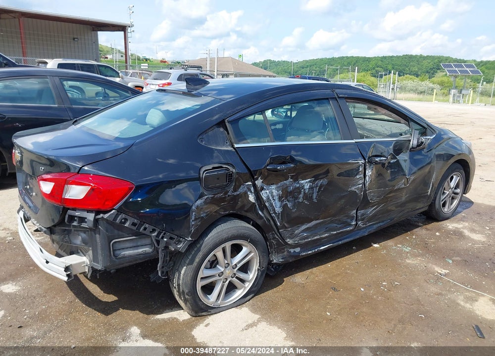 2018 CHEVROLET CRUZE LT AUTO VIN: 1G1BE5SM8J7183642