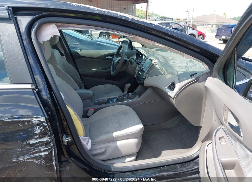2018 CHEVROLET CRUZE LT AUTO VIN: 1G1BE5SM8J7183642