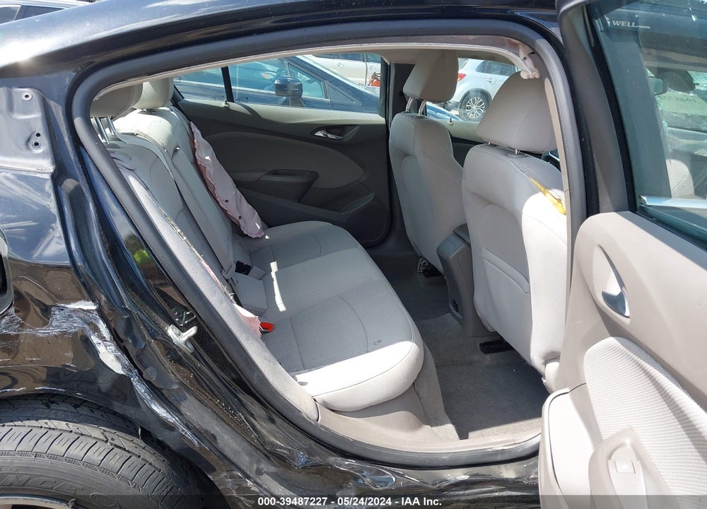 2018 CHEVROLET CRUZE LT AUTO VIN: 1G1BE5SM8J7183642