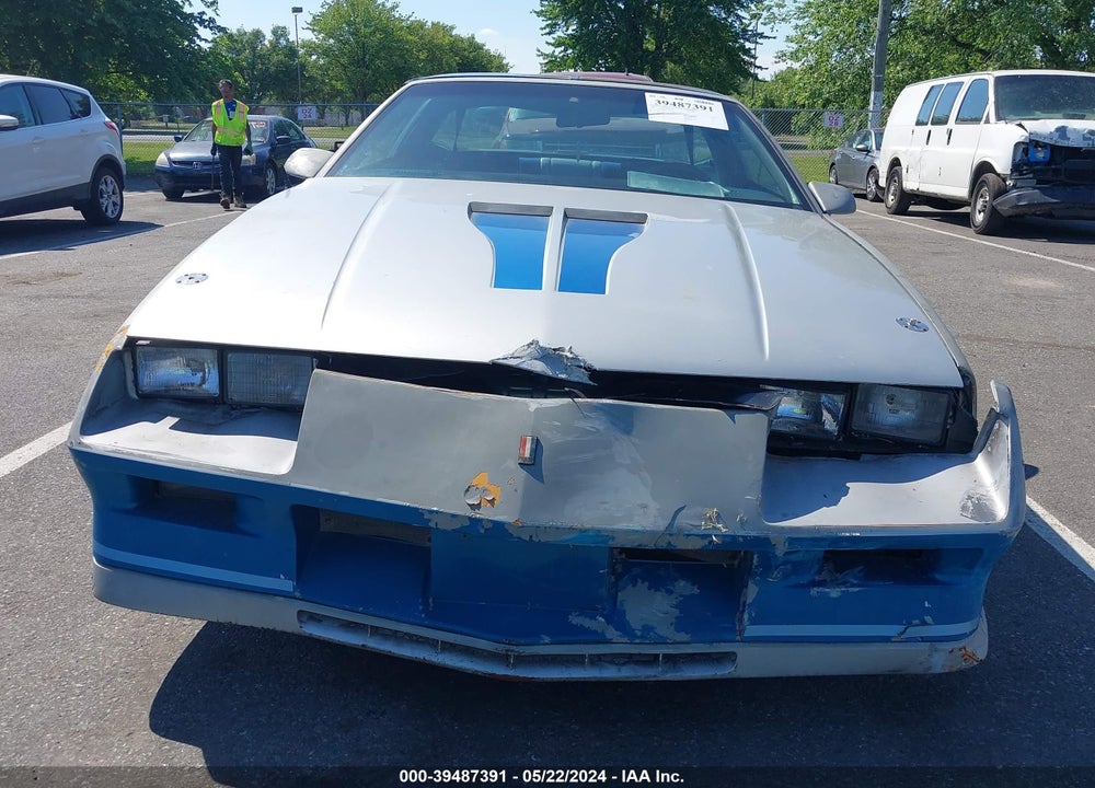 1982 CHEVROLET CAMARO VIN: 1G1AP87H9CL132793