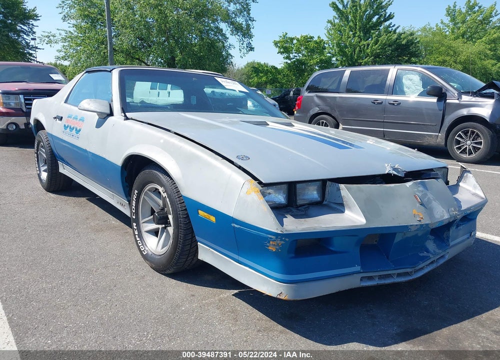 1982 CHEVROLET CAMARO VIN: 1G1AP87H9CL132793