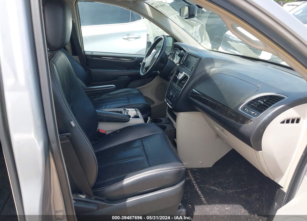 2013 CHRYSLER TOWN & COUNTRY VIN: 2C4RC1BG5DR682822