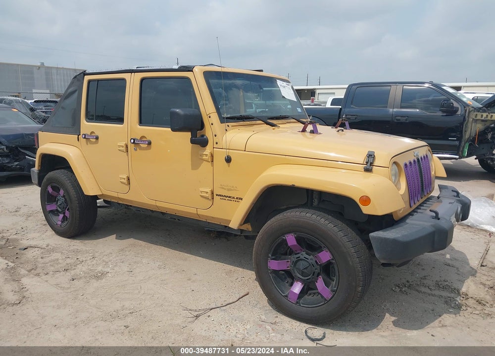 2014 JEEP WRANGLER UNLIMITED SAHARA VIN: 1C4BJWEG0EL122183