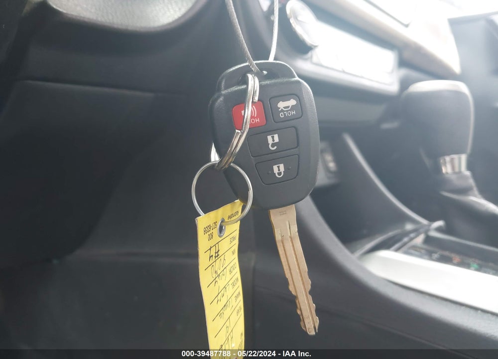 2014 TOYOTA COROLLA LE VIN: 2T1BURHE8EC048070