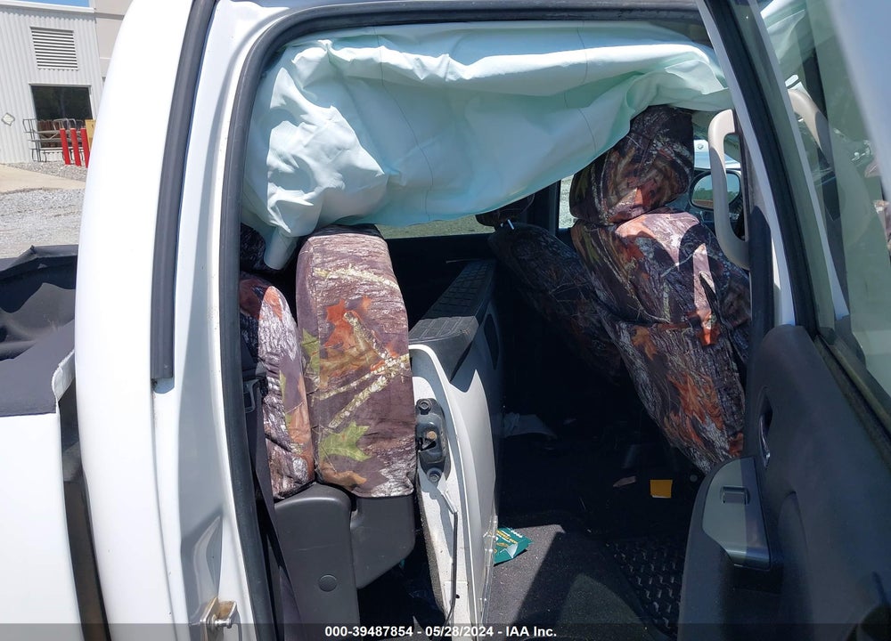 2011 GMC SIERRA 1500 SLE VIN: 3GTP2VE3XBG179140
