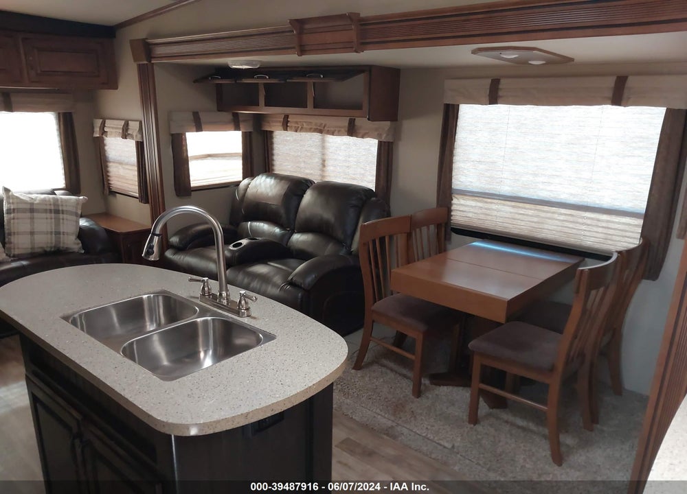 2015 GRAND DESIGN REFLECTION VIN: 573FR3227F1201180