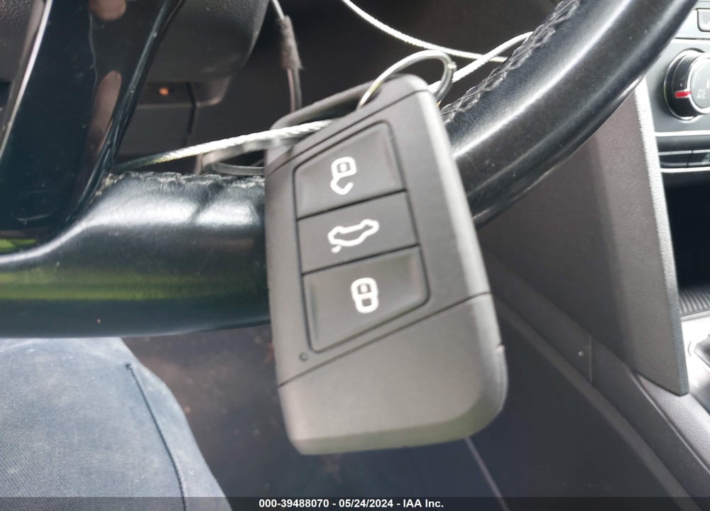2018 VOLKSWAGEN ATLAS 3.6L V6 SE VIN: 1V2KR2CAXJC571055
