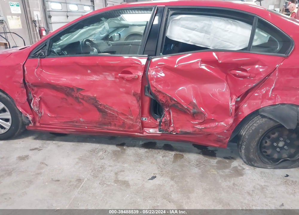 2014 VOLKSWAGEN JETTA 2.0L S VIN: 3VW2K7AJ0EM427912