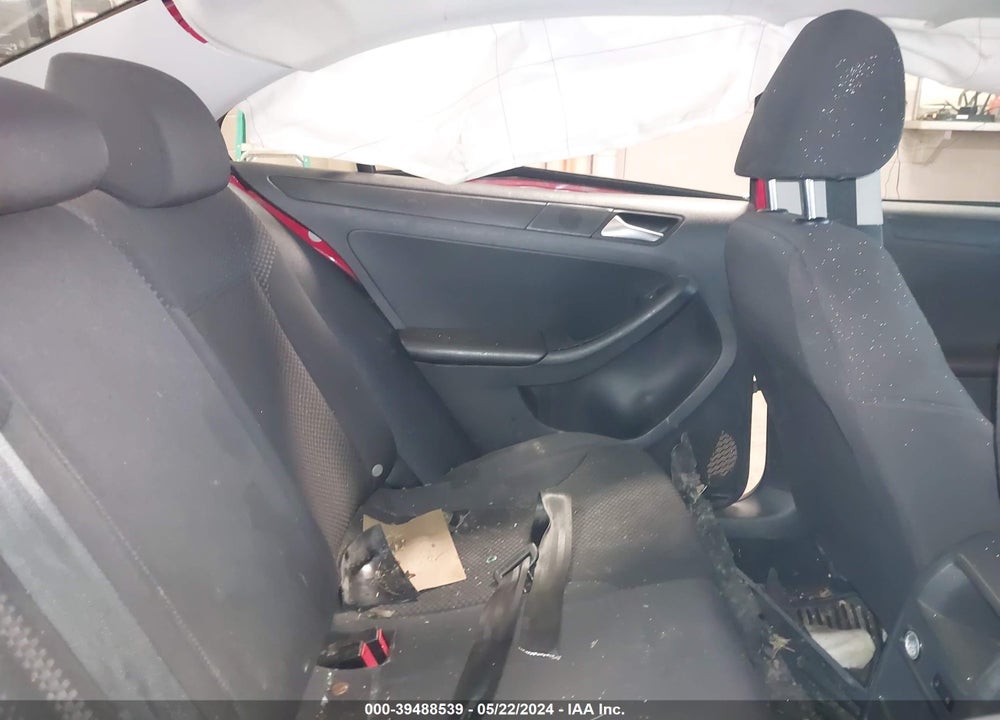 2014 VOLKSWAGEN JETTA 2.0L S VIN: 3VW2K7AJ0EM427912