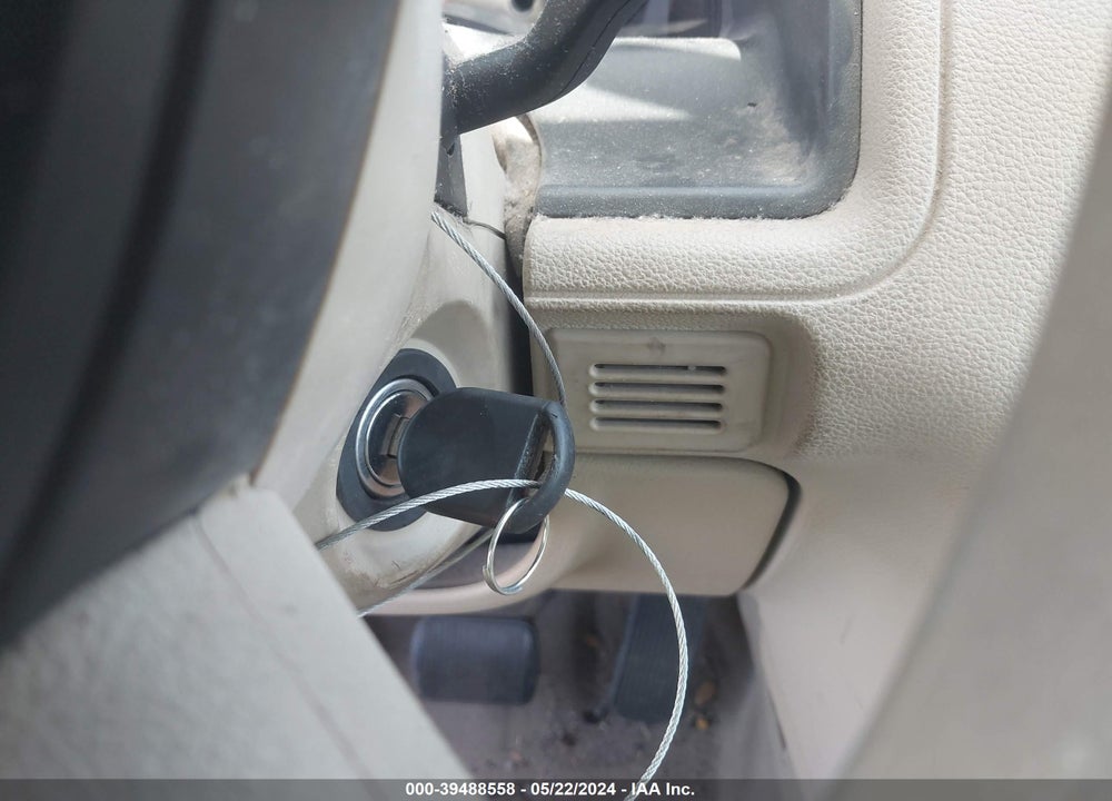 2005 FORD FREESTYLE SE VIN: 1FMDK04135GA19912