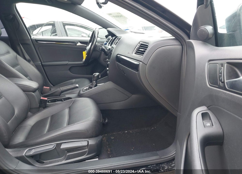 2018 VOLKSWAGEN JETTA 1.8T SE SPORT VIN: 3VWD17AJ0JM241521