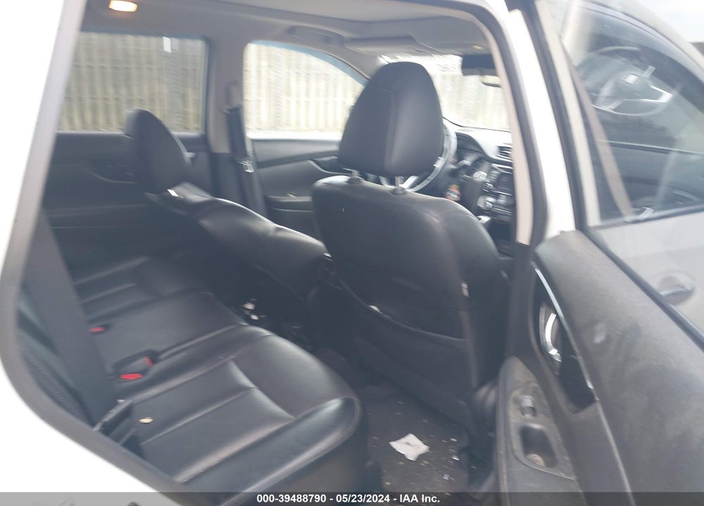 2018 NISSAN ROGUE SL VIN: JN8AT2MV1JW318189