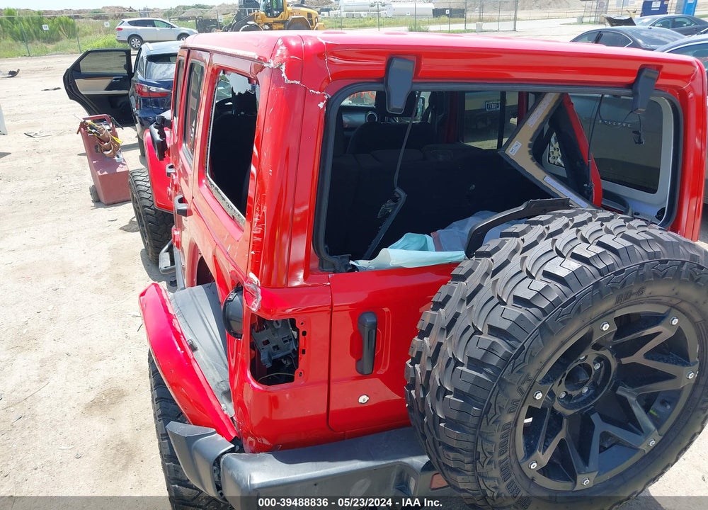 2018 JEEP WRANGLER UNLIMITED SAHARA 4X4 VIN: 1C4HJXEG5JW260360