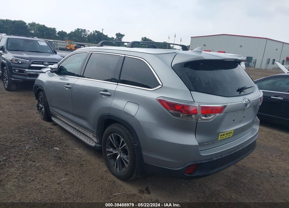 2016 TOYOTA HIGHLANDER XLE V6 VIN: 5TDKKRFH1GS135581
