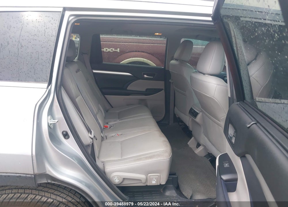 2016 TOYOTA HIGHLANDER XLE V6 VIN: 5TDKKRFH1GS135581