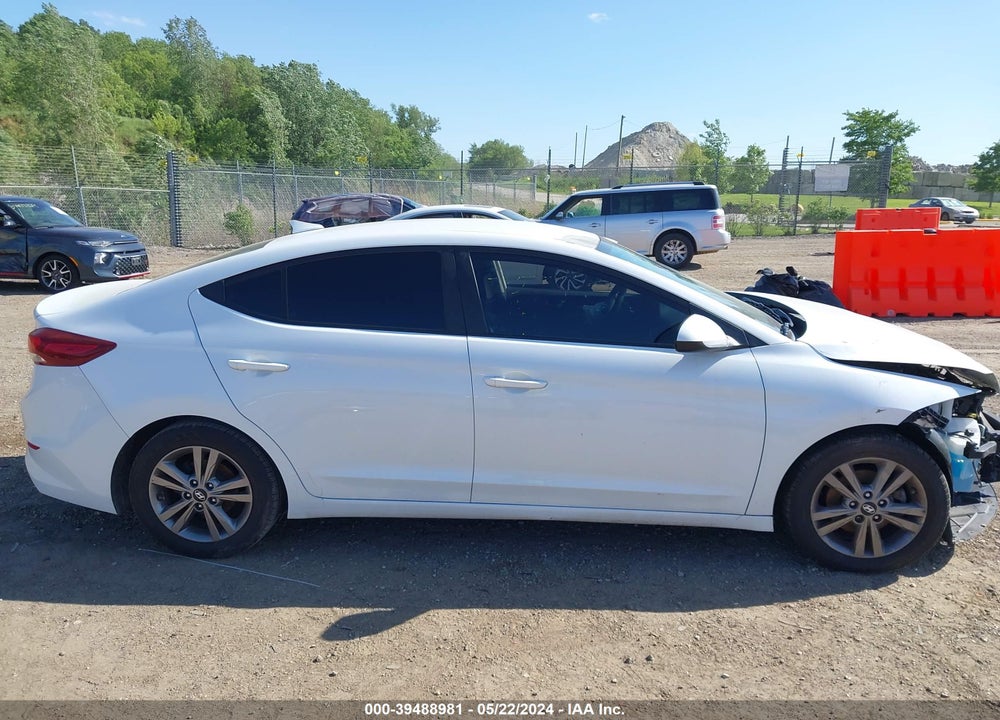 2018 HYUNDAI ELANTRA SEL VIN: 5NPD84LF1JH368001