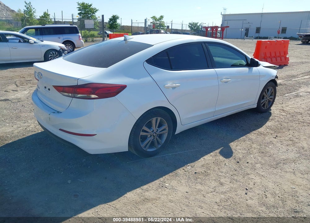 2018 HYUNDAI ELANTRA SEL VIN: 5NPD84LF1JH368001
