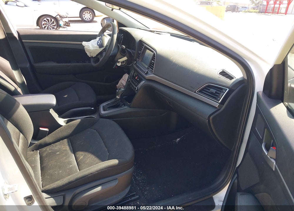 2018 HYUNDAI ELANTRA SEL VIN: 5NPD84LF1JH368001