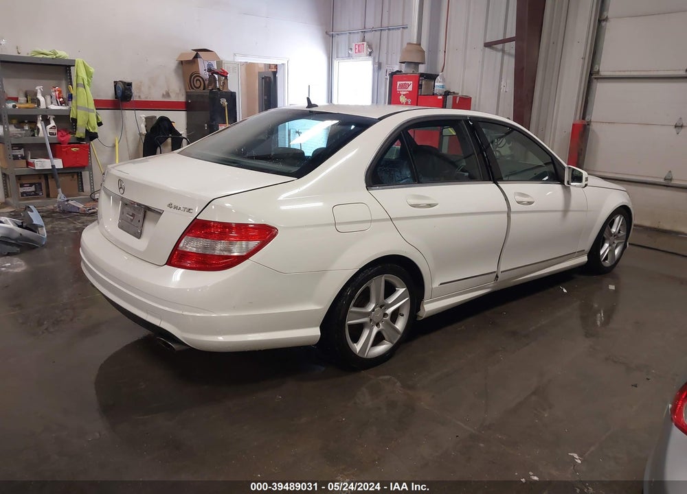 2010 MERCEDES-BENZ C 300 LUXURY 4MATIC/SPORT 4MATIC VIN: WDDGF8BB0AR111211