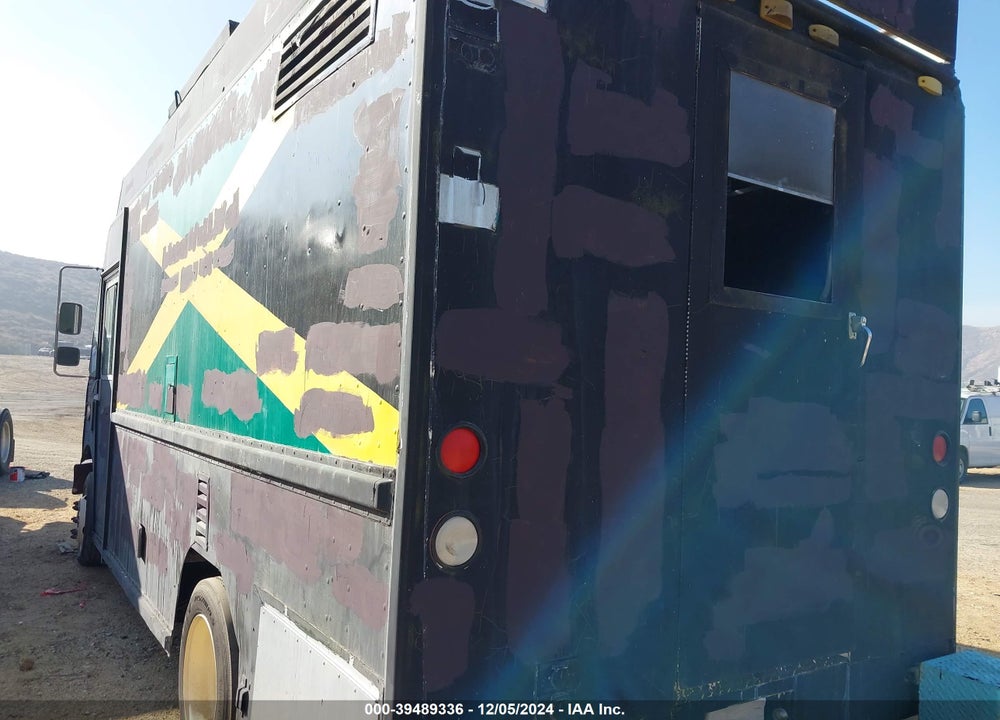 1997 FREIGHTLINER CHASSIS M LINE WALK-IN VAN VIN: 4UZA4FF42VC790862