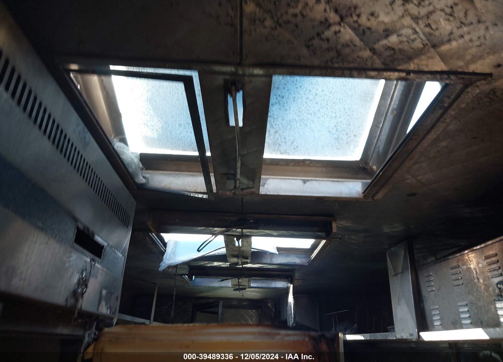 1997 FREIGHTLINER CHASSIS M LINE WALK-IN VAN VIN: 4UZA4FF42VC790862