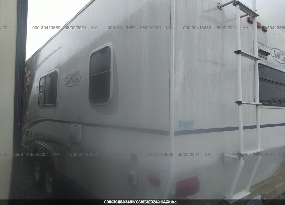2004 R-VISION TRAIL LITE M-8240 VIN: 4WY204L2741200554