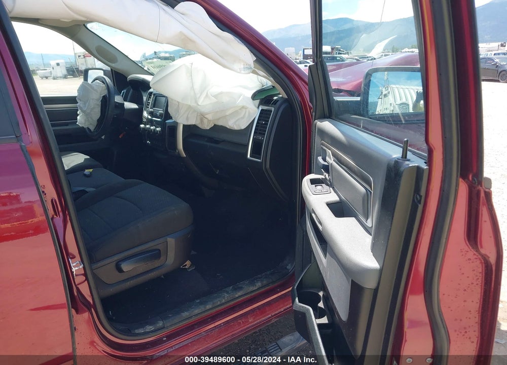 2019 RAM 1500 CLASSIC VIN: 1C6RR7GG5KS739551