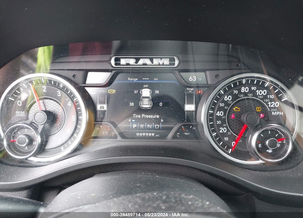 2021 RAM 1500 LAIE  4X4 5'7 BOX VIN: 1C6SRFJT8MN577787