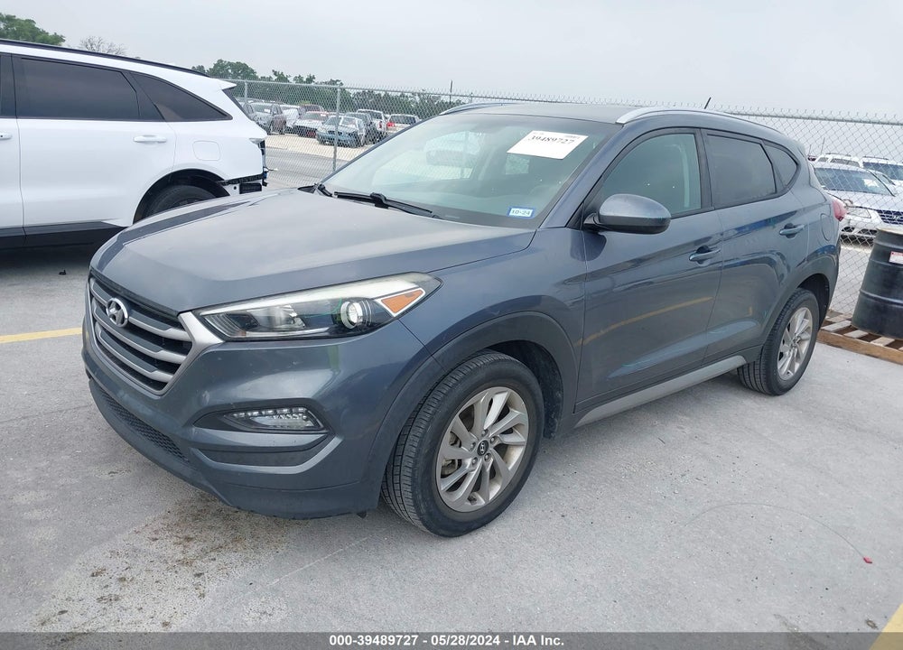 2017 HYUNDAI TUCSON SE VIN: KM8J33A45HU388082
