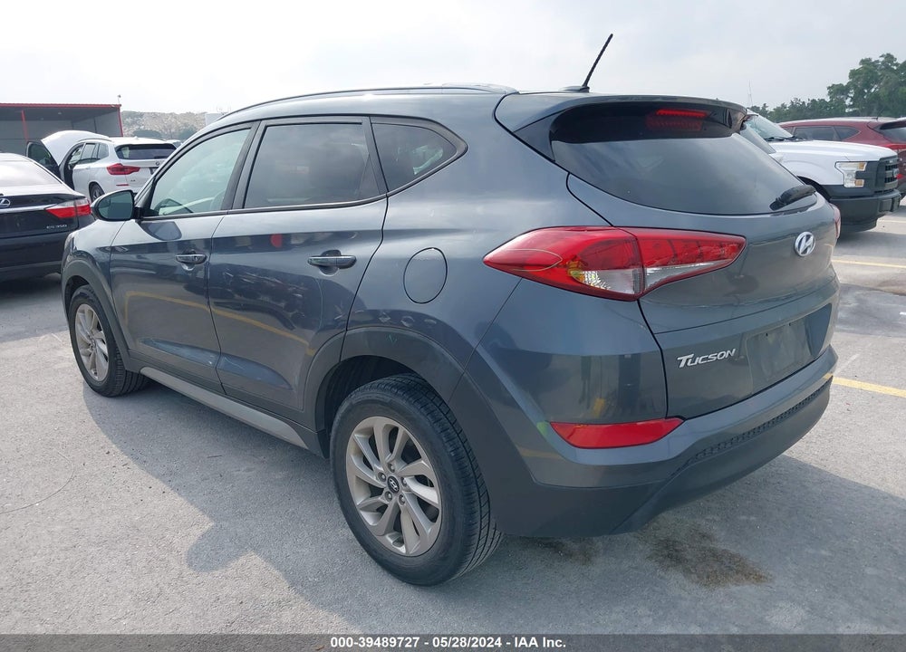 2017 HYUNDAI TUCSON SE VIN: KM8J33A45HU388082