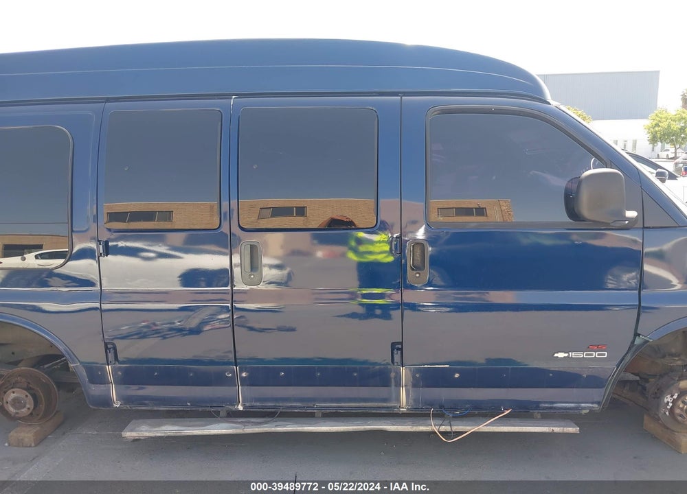 2001 CHEVROLET EXPRESS UPFITTER VIN: 1GBFG15R111238510