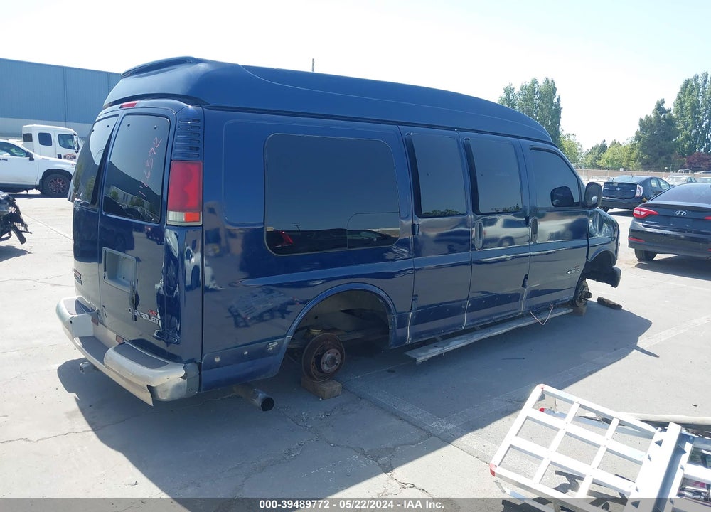 2001 CHEVROLET EXPRESS UPFITTER VIN: 1GBFG15R111238510