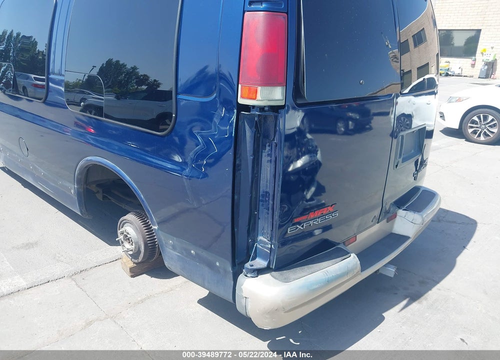 2001 CHEVROLET EXPRESS UPFITTER VIN: 1GBFG15R111238510
