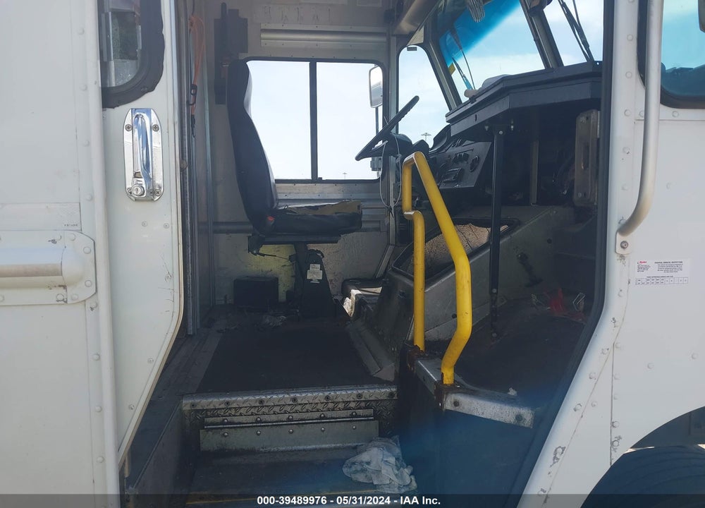 2013 FREIGHTLINER CHASSIS M LINE WALK-IN VAN VIN: 4UZAC3DV5DCFF6791