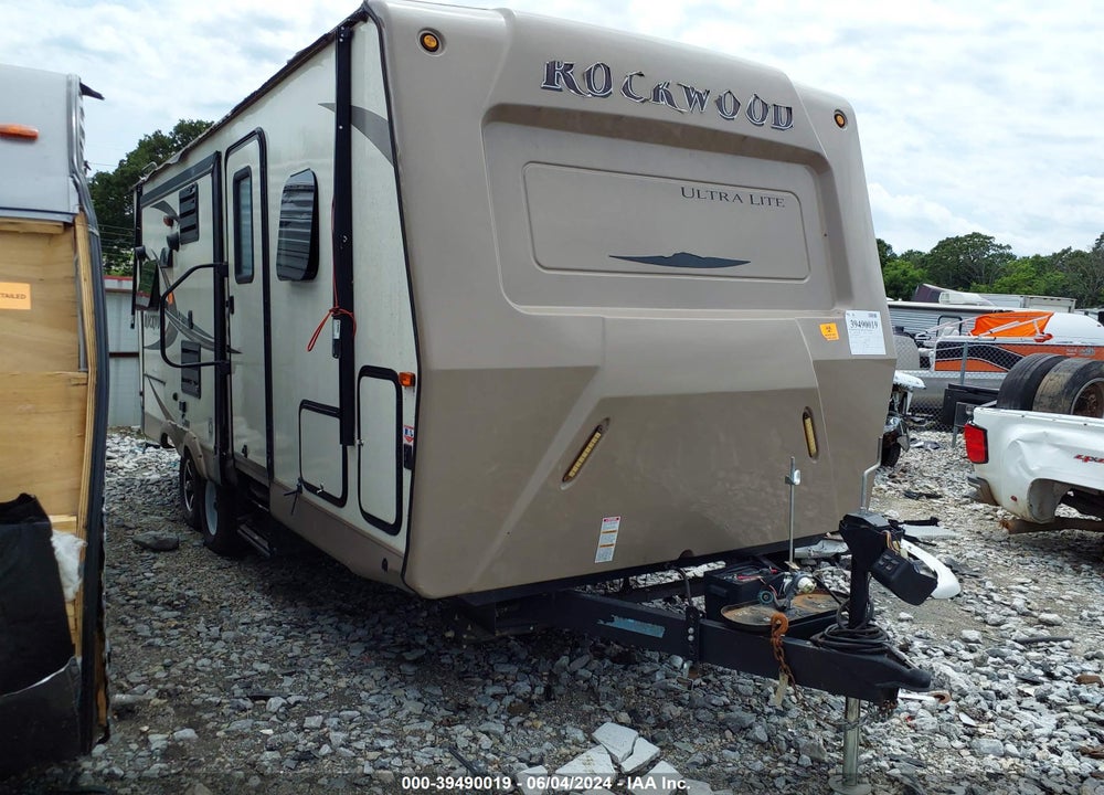 2017 ROCKWOOD TRAVEL TRAILER VIN: 4X4TRLY28HZ144732
